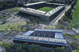 Kraków: Trwa modernizacja oświetlenia na Stadionie Miejskim im. Henryka Reymana oraz Stadionie Miejskim Cracovii 