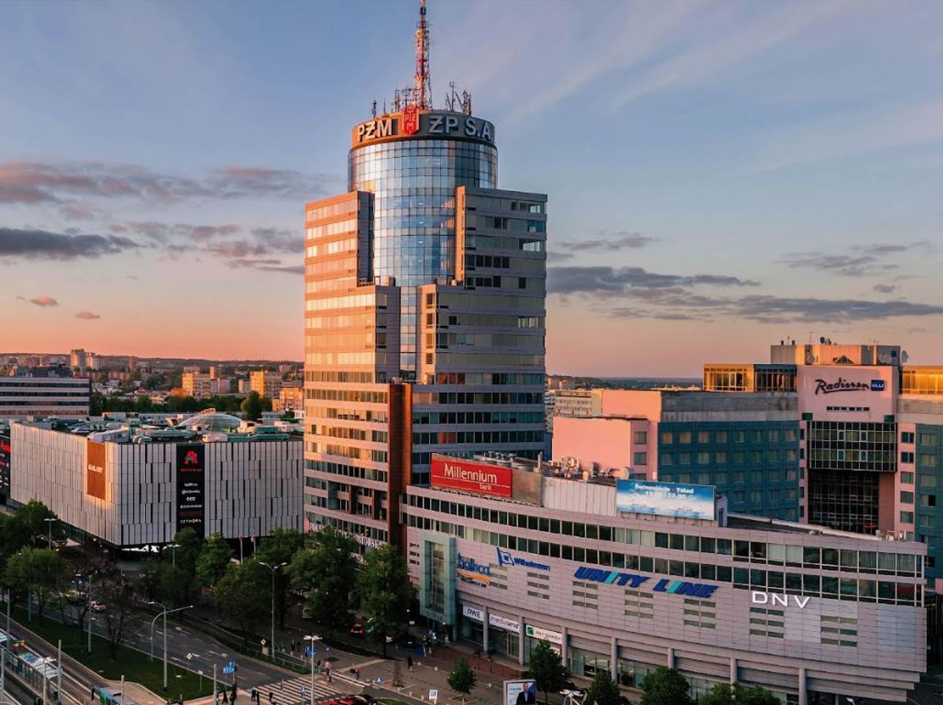 Ruszyła modernizacja biurowca PAZIM w Szczecinie