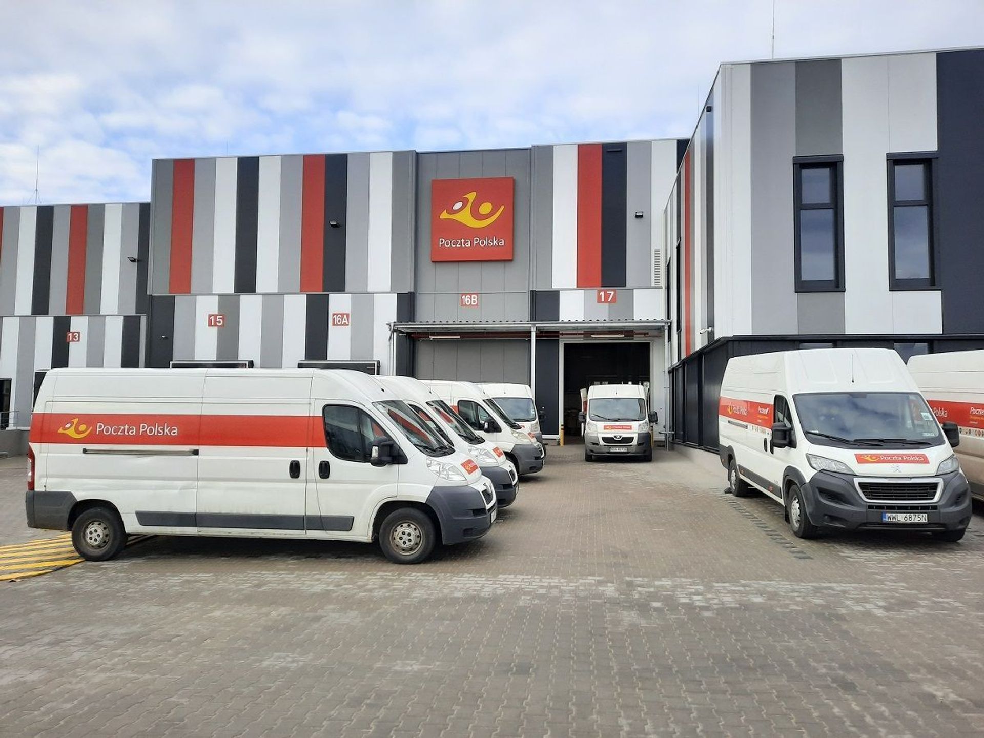 Poczta Polska otwiera nowe centrum rozdzielczo-przeładunkowe w Gdyni