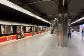 Kolejne modernizacje i ulepszenia na linii metra M1 w Warszawie [ZDJĘCIA]