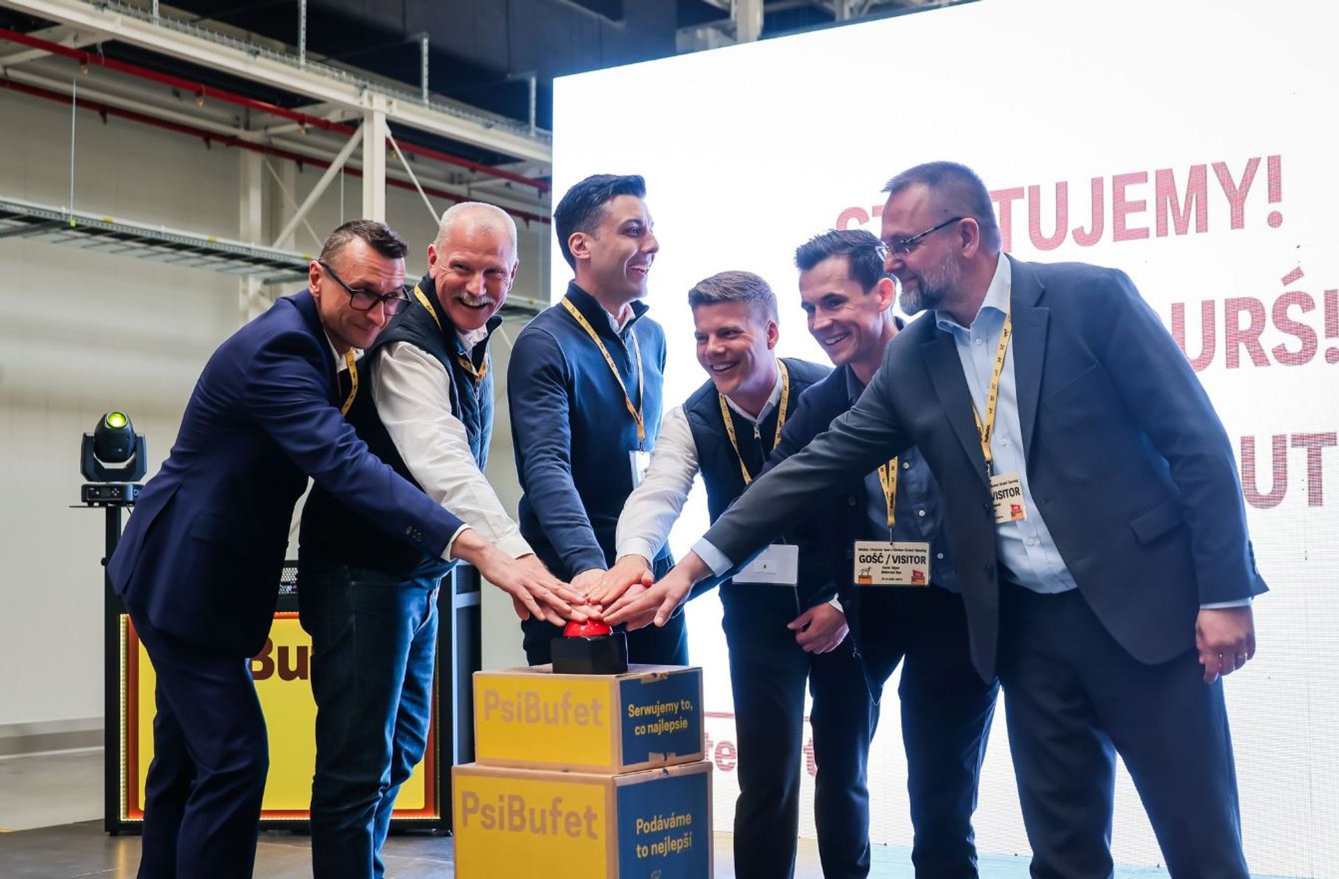 W Zabrzu ruszyła fabryka za 310 mln zł. Będzie jednym z najważniejszych centrów produkcji świeżej karmy dla psów w Europie