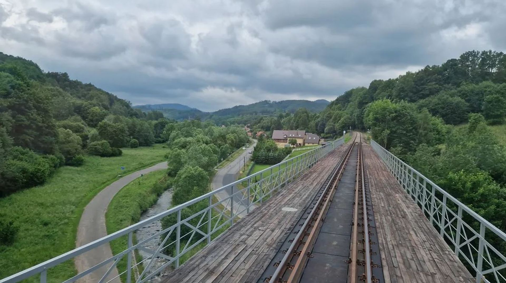 Po ponad 30 latach pociągi znów pojadą ze Świdnicy do Jedliny-Zdroju 