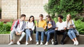 Tylko 11% studentów w Polsce może liczyć na miejsce w akademiku [RAPORT]