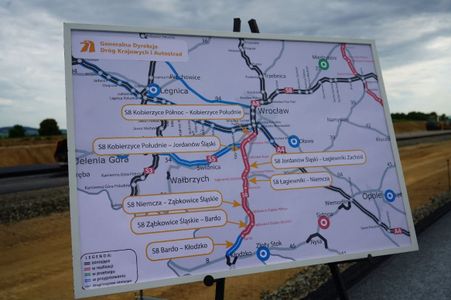 Budowa drogi ekspresowej S8 na Dolnym Śląsku nabiera tempa