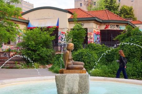 Ostatnia ruina przy ul. Piotrkowskiej w Łodzi zostanie wyburzona. Co powstanie w tym miejscu? [ZDJĘCIA]