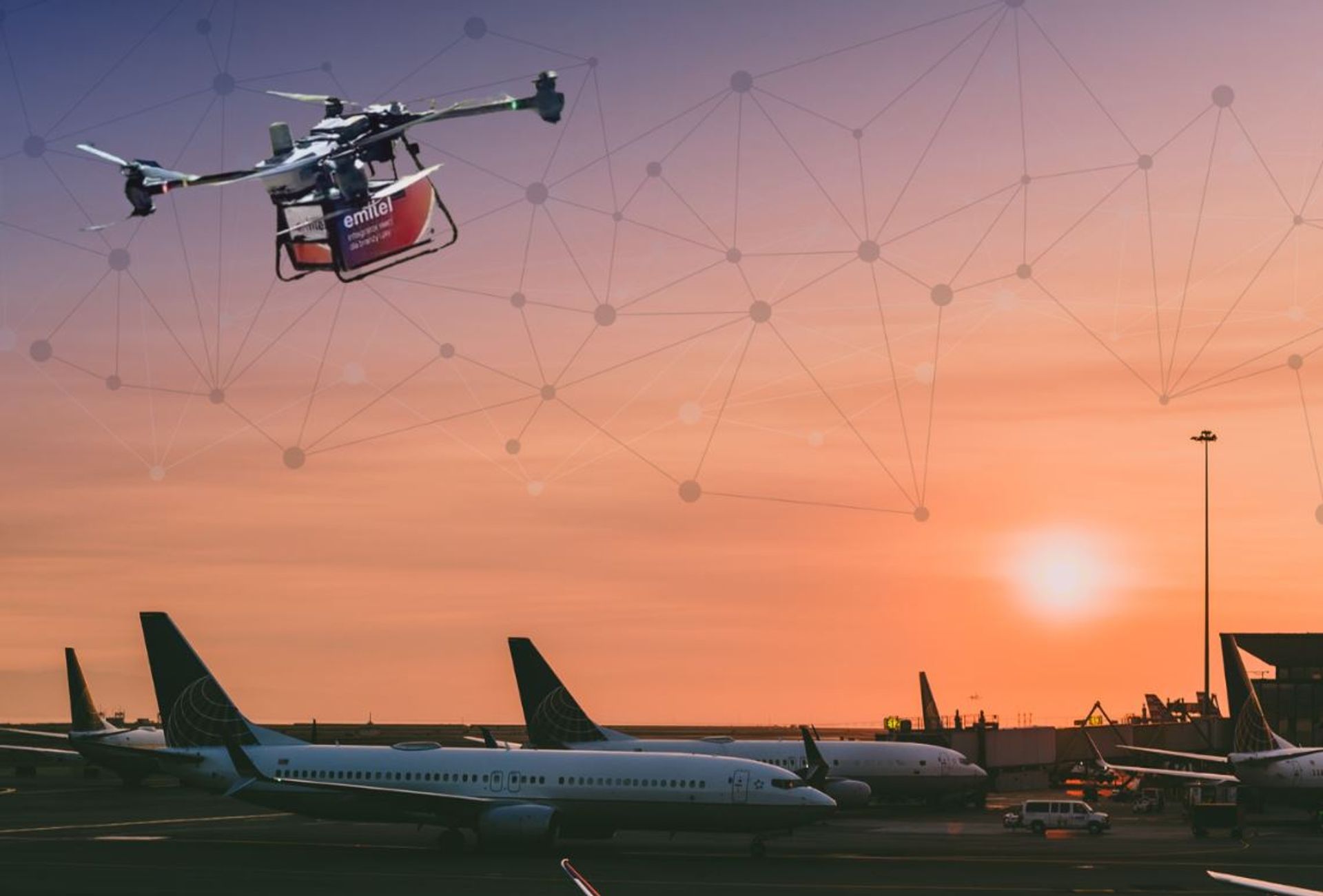 Emitel zbudował sieć do monitorowania lotu dronów na 8 lotniskach w całej Polsce