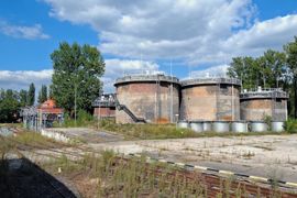 [Wrocław] Wojsko szuka kupca na bazę paliwową z bocznicą kolejową i basenem portowym