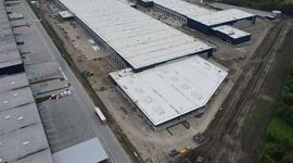 Poczta Polska rozpoczyna w swoim kompleksie logistycznym pod Warszawą montaż największego sortera w Polsce