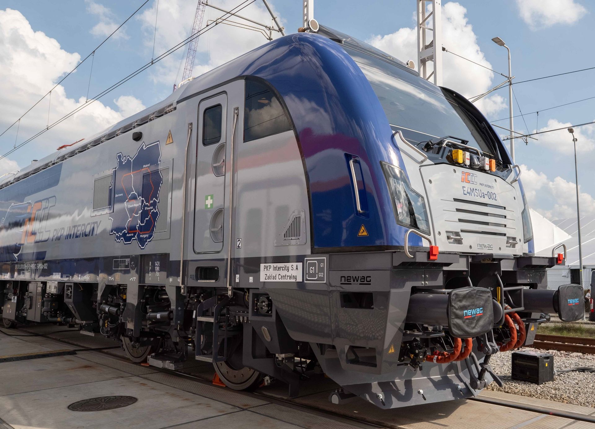 Kolejne lokomotywy wielosystemowe o prędkości 200 km/h zasilą park taborowy PKP Intercity