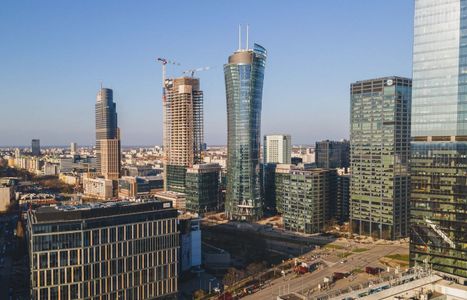 W Warszawie powstaje nowy, 174-metrowy wieżowiec The Bridge [FILM]