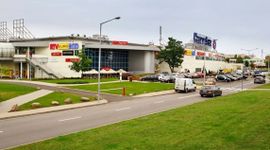 Duże centrum handlowe w Warszawie zostanie wyburzone [FILM]