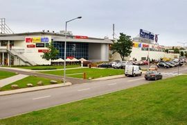 Duże centrum handlowe w Warszawie zostanie wyburzone [FILM]