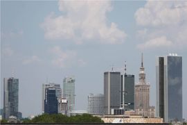 [Warszawa] Rozwój nowych inwestycji w Warszawie nabiera tempa, w miarę jak centrum miasta przesuwa się na zachód