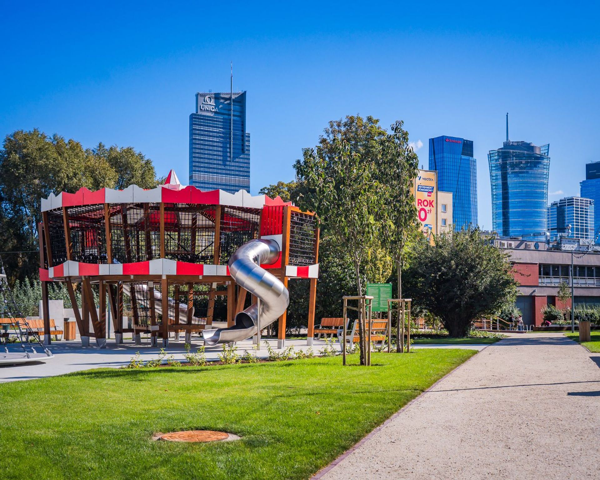 WARSZAWA: Skwer Gwary Warszawskiej w nowej odsłonie