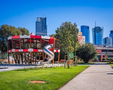 WARSZAWA: Skwer Gwary Warszawskiej w nowej odsłonie