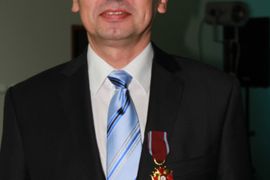 Dyrektor Cementowni Małogoszcz odznaczony Złotym Krzyżem Zasługi