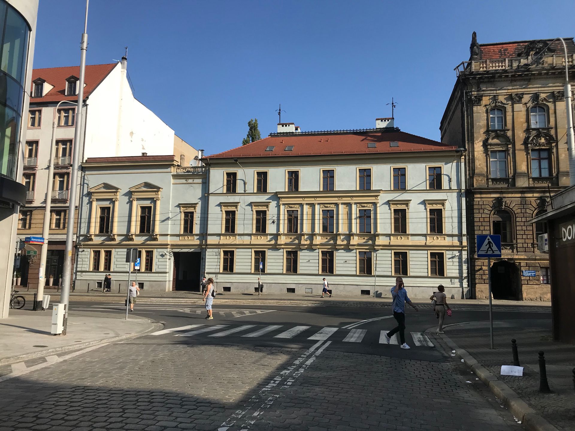 Wrocław: Najstarsza kamienica przy Piłsudskiego zbyt droga? Teatr Capitol znów poszuka kupca