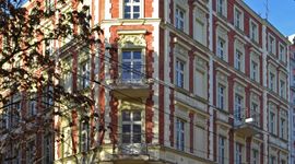 Wrocław: Miasto sprzeda zabytkową kamienicę w sąsiedztwie dawnego szpitala na Nadodrzu
