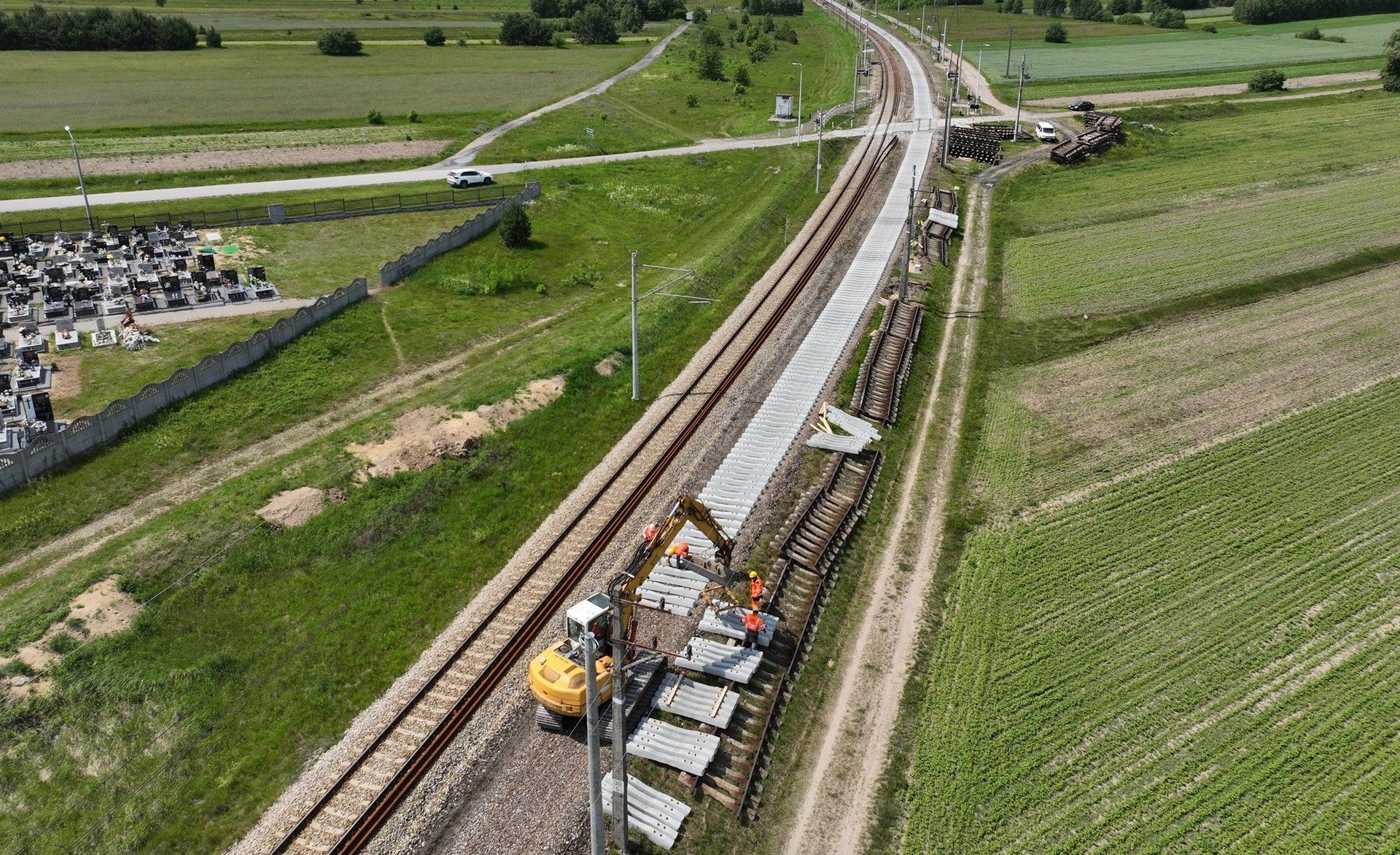Z Tomaszowa Mazowieckiego do Radomia z prędkością 120 km/h – półmetek rewitalizacji