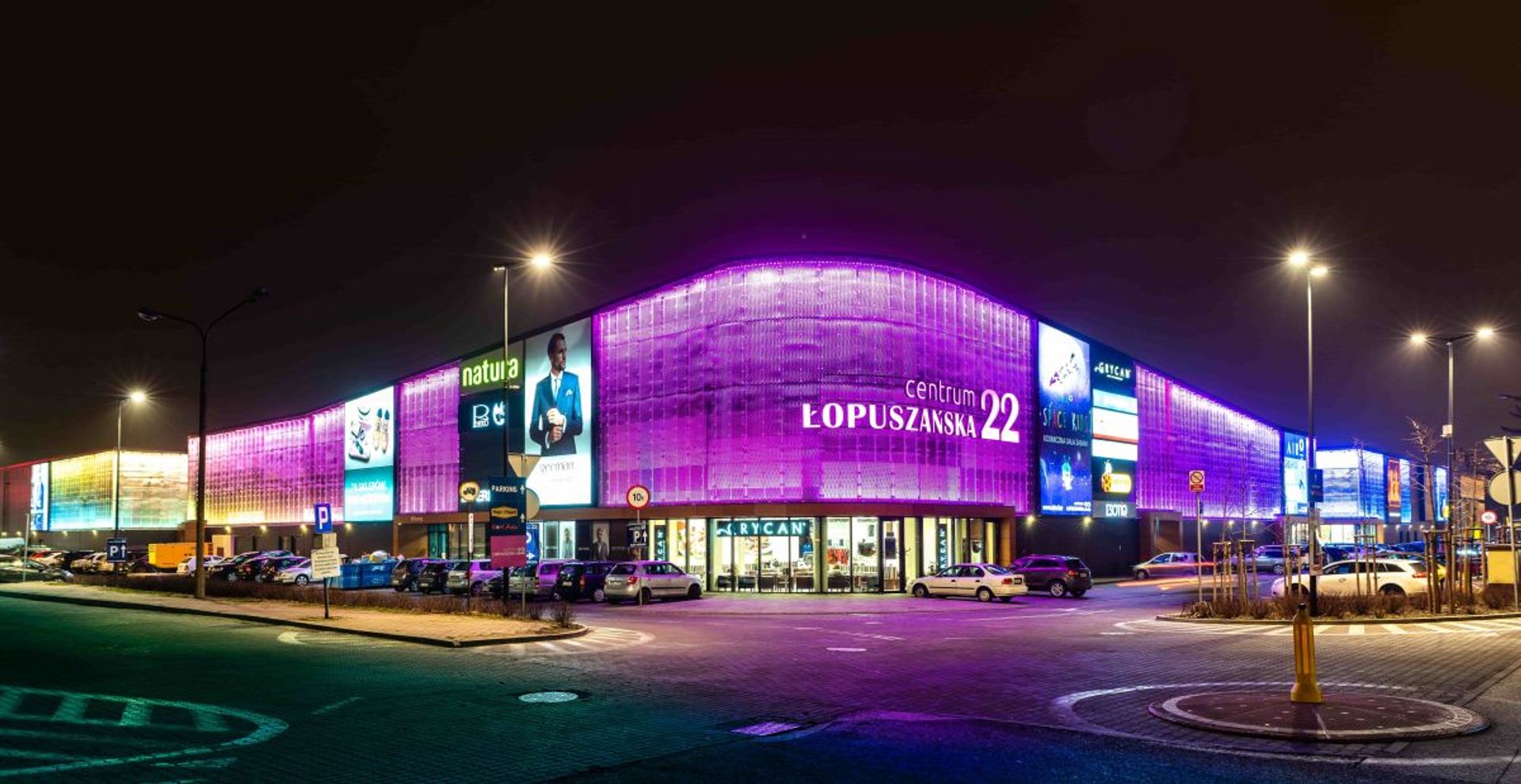 Warszawskie Centrum Łopuszańska 22 z nowymi sklepami