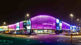 Warszawskie Centrum Łopuszańska 22 z nowymi sklepami