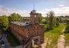Wrocław: Co z zabytkową cukrownią Klecina? PZU planowało rekonstrukcję wieży zegarowej i komina