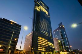 Warszawa: Trwa budowa 202 metrowej wieży biurowej Warsaw Unit [FILM]