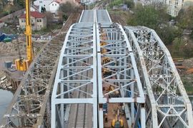 Bliżej do lepszych podróży nowym mostem kolejowym w Przemyślu