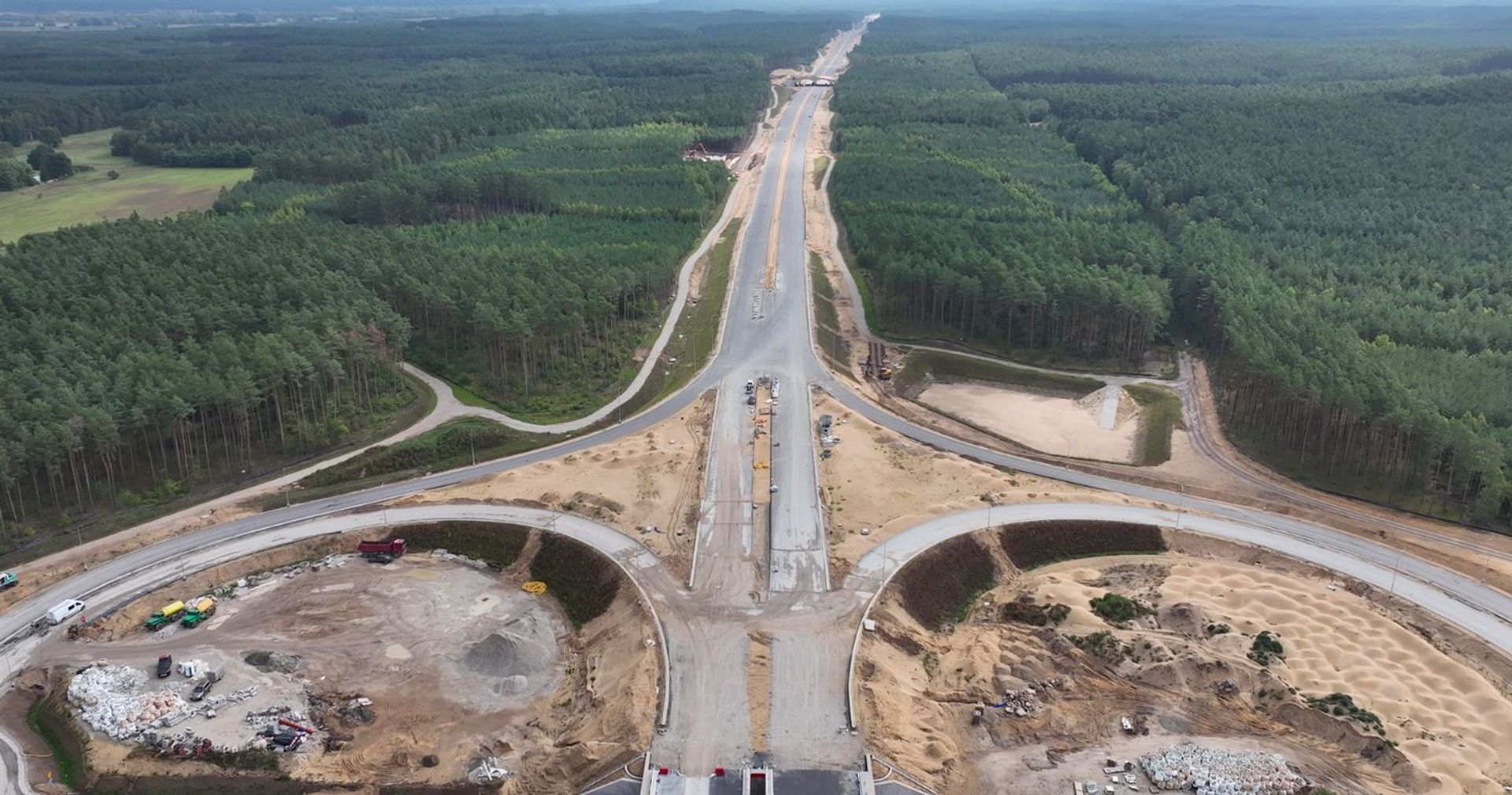 Co słychać na budowie dwóch odcinków drogi ekspresowej S10 Solec - Toruń Zachód i Toruń Zachód - Toruń Południe?