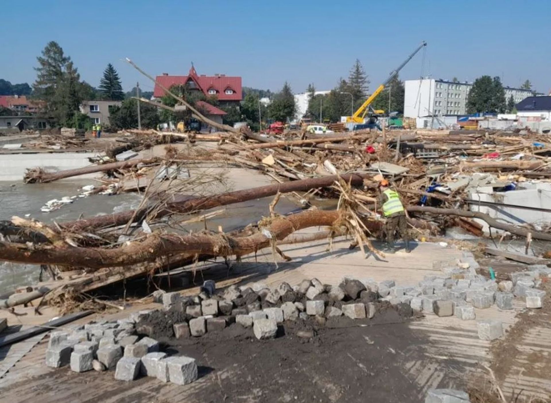 Dodatkowe 82 mln zł dla Wód Polskich na usuwanie skutków powodzi w woj. dolnośląskim i opolskim