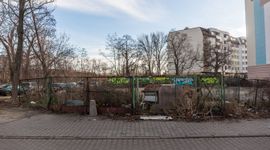 Wrocław: Garaży nad Oławą już nie ma. W ich miejsce ma powstać blok z usługami