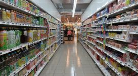 Nie tylko Lidl i Biedronka rywalizują o konsumentów. Jakie są kierunki rozwoju spożywczych sieci handlowych w Polsce?