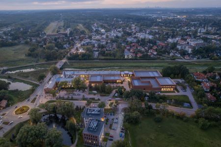 Trwa rozbudowa kompleksu Stara Papiernia w Konstancinie‑Jeziornie pod Warszawą [WIZUALIZACJE]