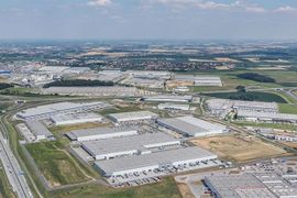Magazyny w Polsce przyciągają kapitał [RAPORT]