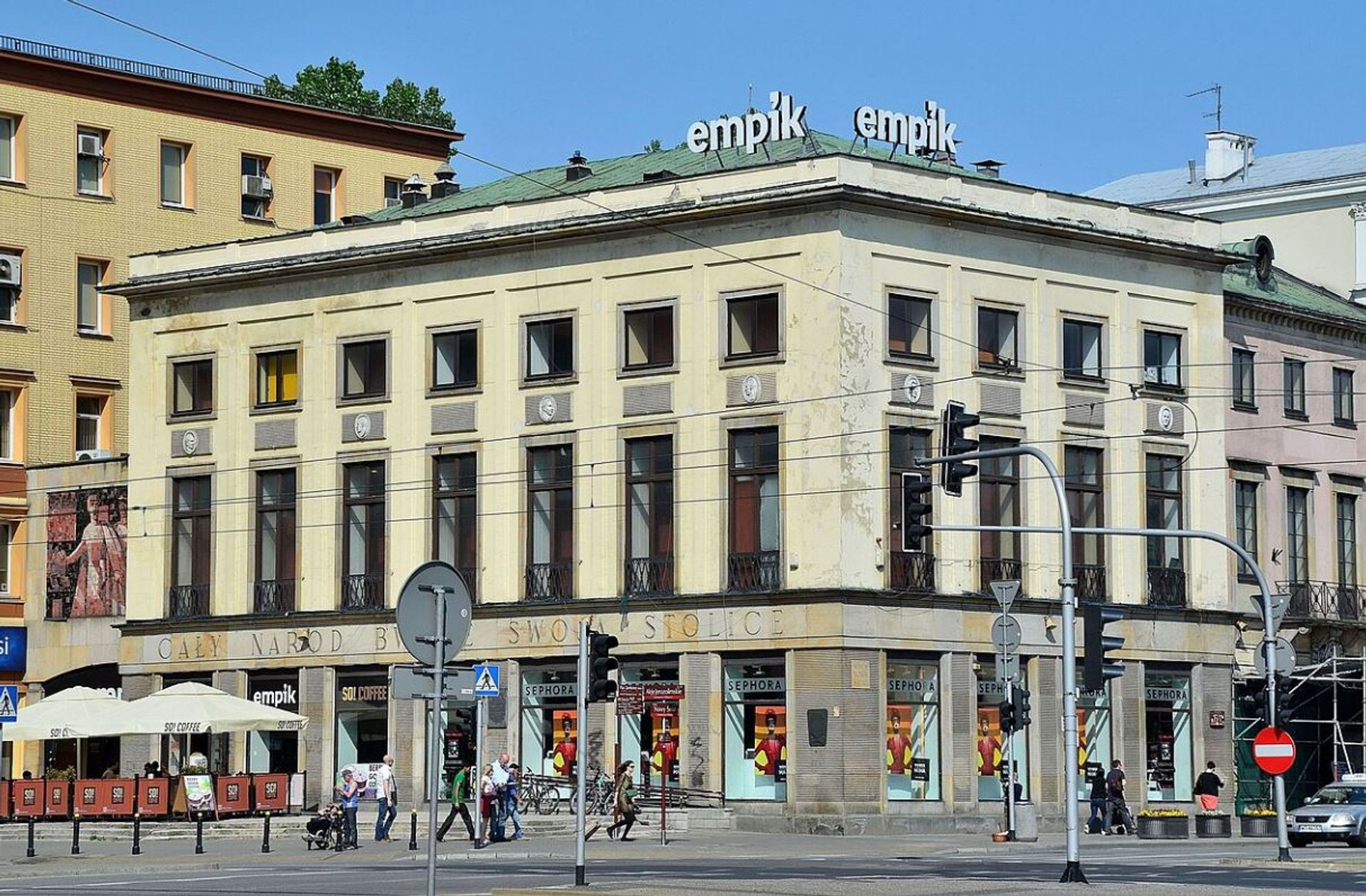 Zabytkowa, opuszczona po Empiku kamienica przy ul. Nowy Świat przekształci się w Warsaw Welcome Centre