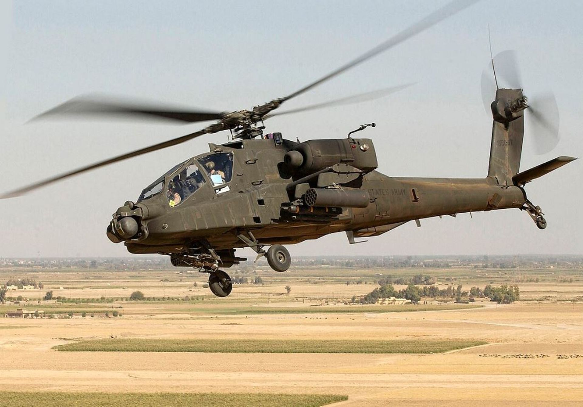 Wojskowa Akademia Techniczna podpisała z koncernami Boeing i GE Aerospace umowy wykonawcze programu Apache