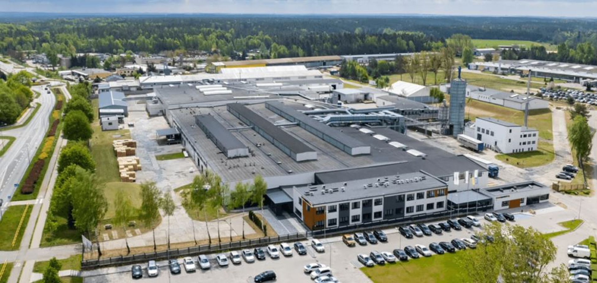 Duży, polski producent mebli inwestuje w woj. warmińsko-mazurskim