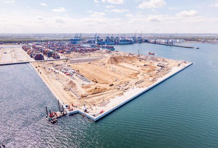 Na budowie wielkiego terminalu T5 Offshore Installation w Gdańsku zakończono realizację kolejnego ważnego etapu inwestycji [FILMY+ZDJĘCIA]