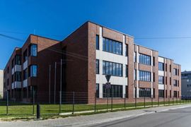 W Krakowie otwarto nową siedzibę Zespołu Szkolno-Przedszkolnego nr 15 dla ok. 670 uczniów [FILM]