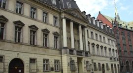 [Wrocław] Uniwersytet sprzedaje zabytkowy pałac i akademik z WUWY