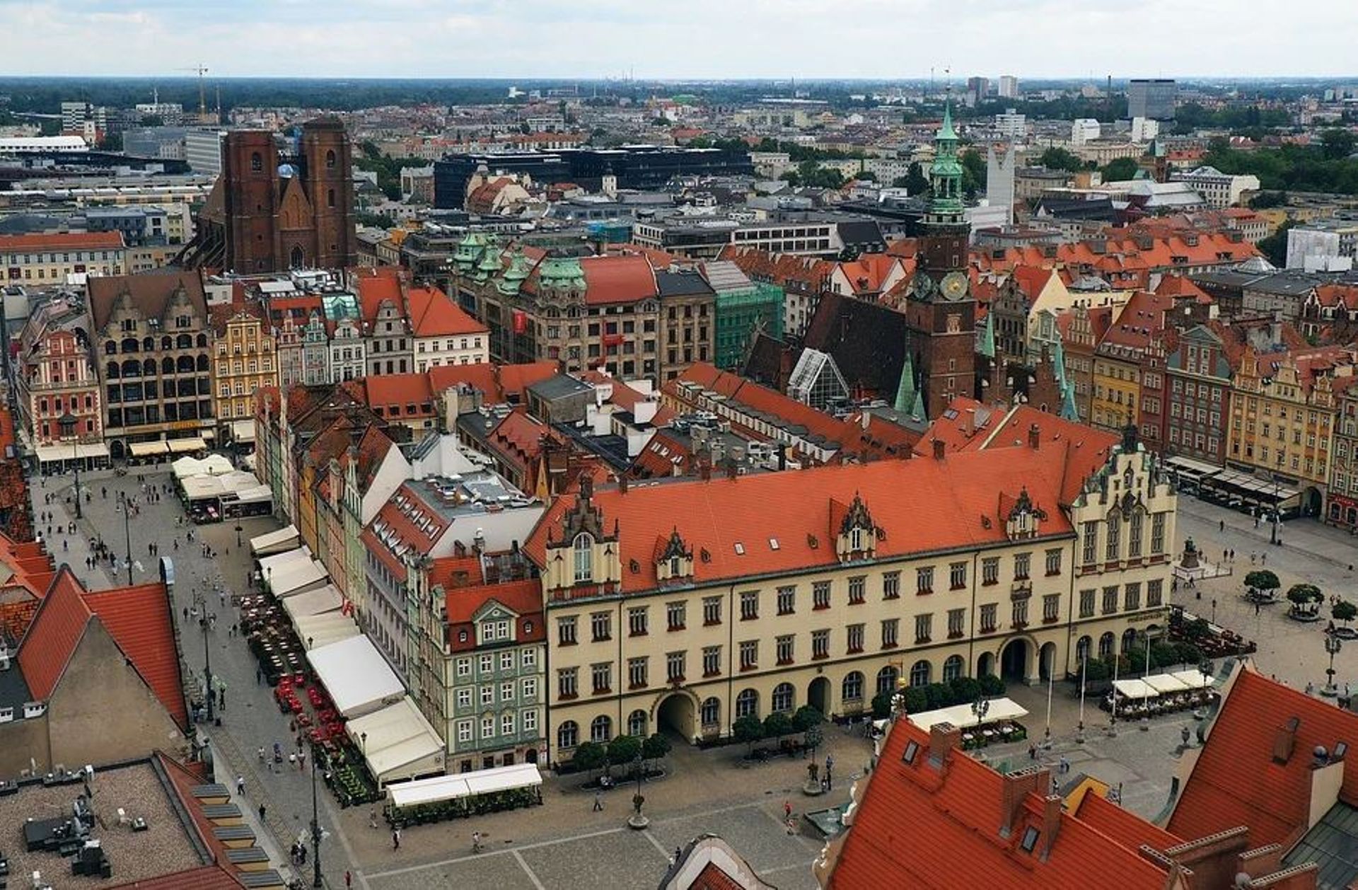 Rynek hotelowy na tle rozwoju nowoczesnej powierzchni biurowej we Wrocławiu
