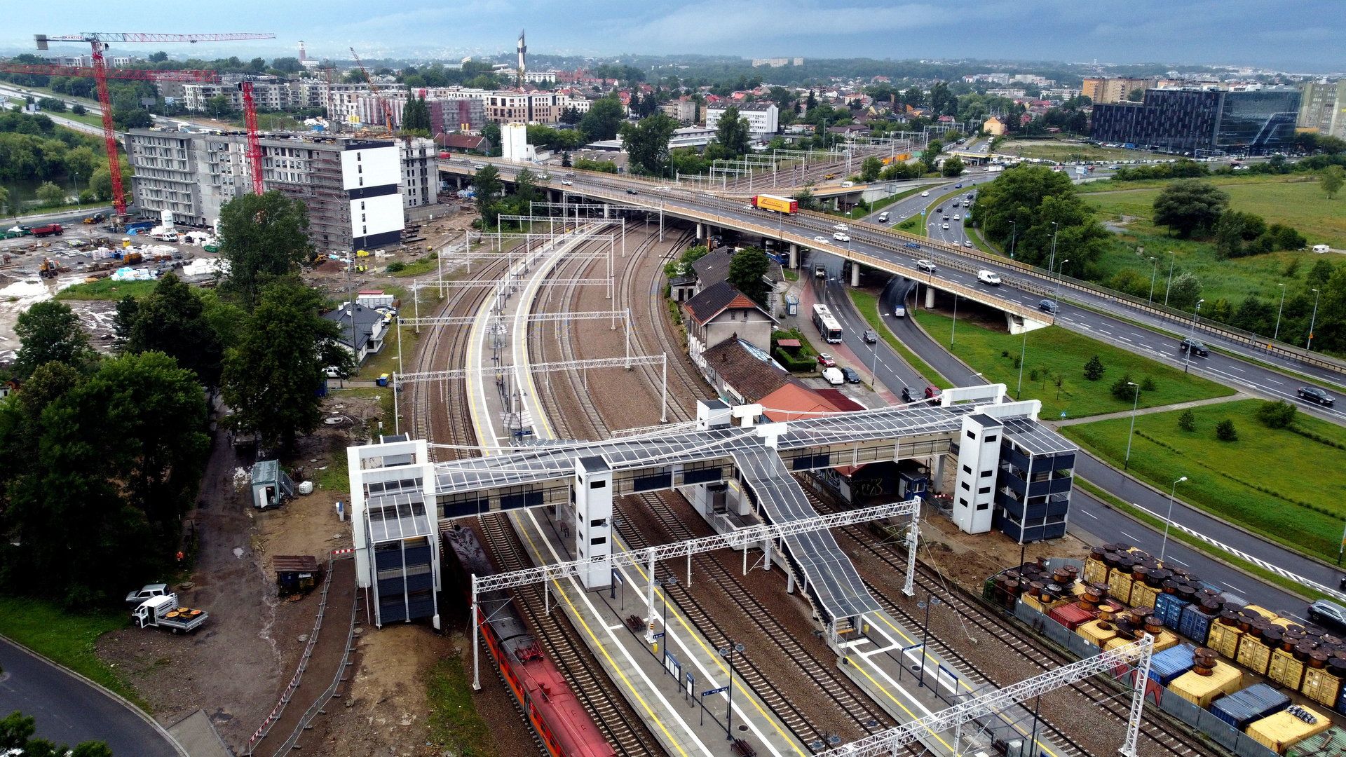 Odnowiona stacja kolejowa Kraków Bonarka obsługuje już podróżnych 