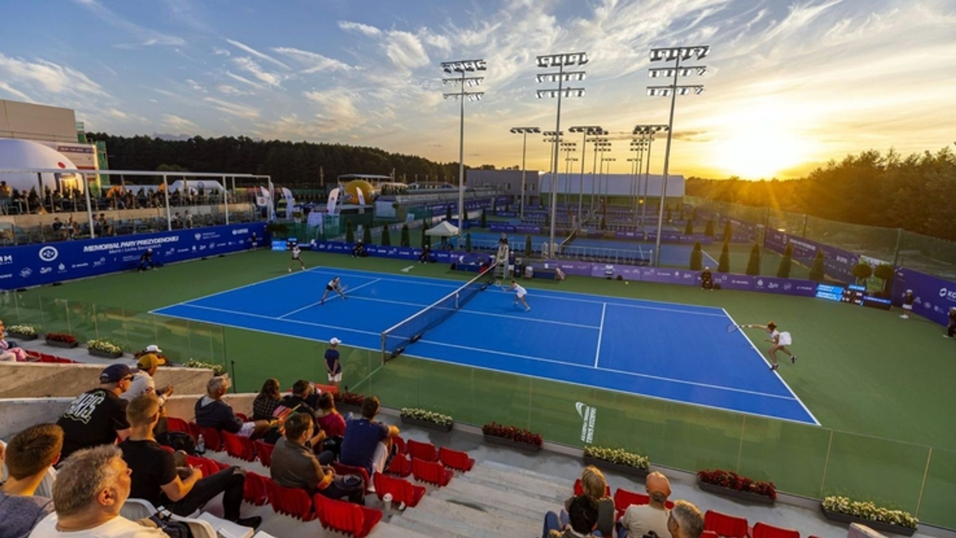 W Kozerkach pod Grodziskiem Mazowieckim – rozwija się najnowocześniejszy ośrodek tenisowy w Polsce