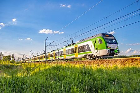 Stadler dostarczył już 35 pociągów FLIRT dla Kolei Mazowieckich